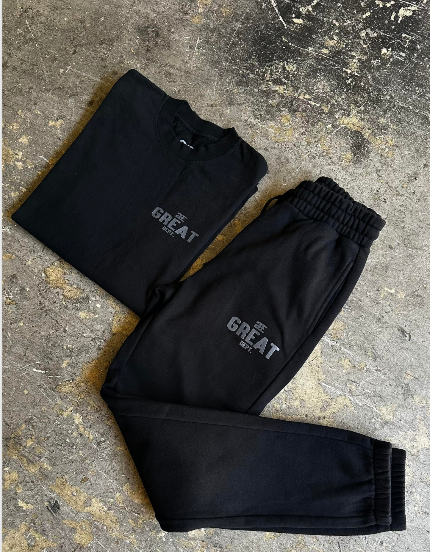 2BEGREAT DEPT. PREMIUM SWEATS- BLACK